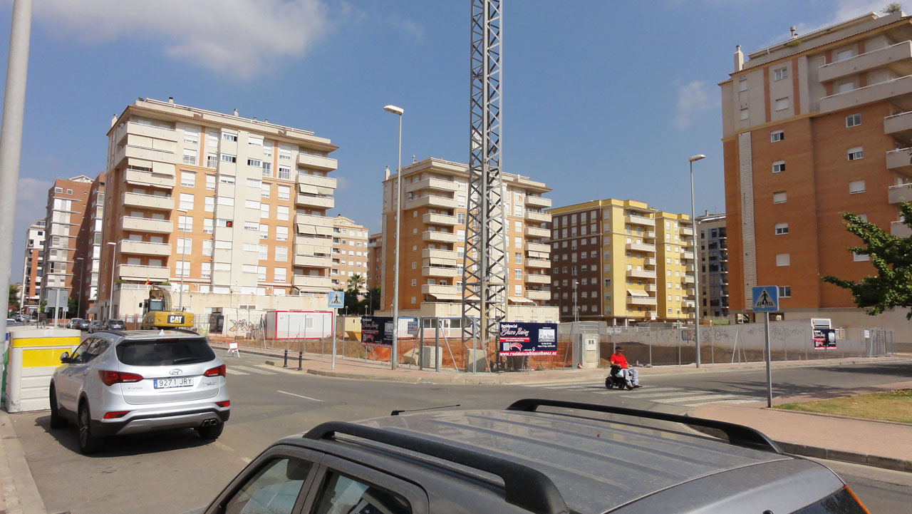 RESIDENCIAL BLASCO IBAÑEZ….MONTAJE GRUA (13-07-2018)